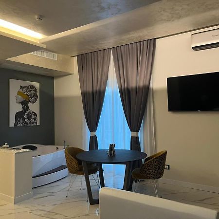 רוצ'לה איוניקה Club Hotel Kennedy מראה חיצוני תמונה