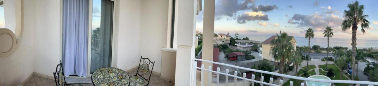 רוצ'לה איוניקה Club Hotel Kennedy מראה חיצוני תמונה