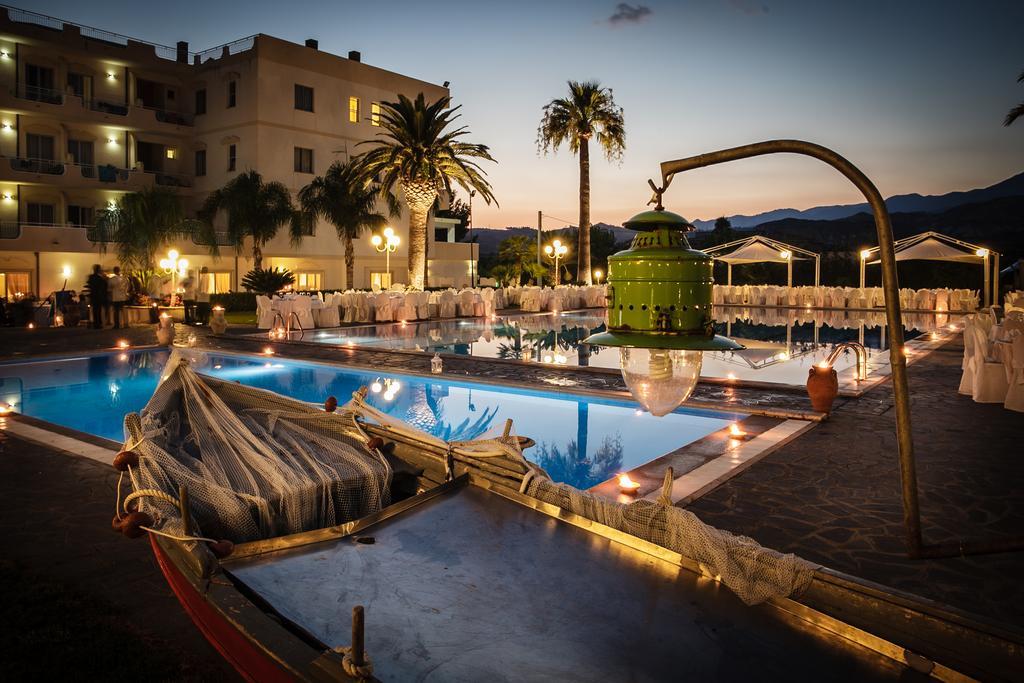 רוצ'לה איוניקה Club Hotel Kennedy מראה חיצוני תמונה