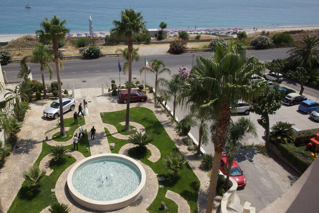 רוצ'לה איוניקה Club Hotel Kennedy מראה חיצוני תמונה
