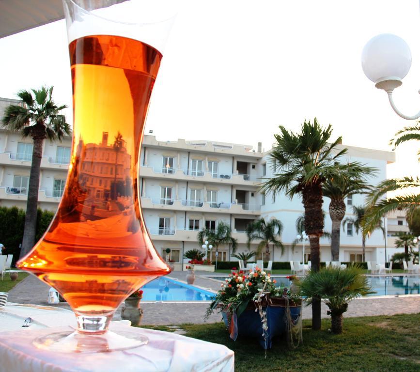 רוצ'לה איוניקה Club Hotel Kennedy מראה חיצוני תמונה